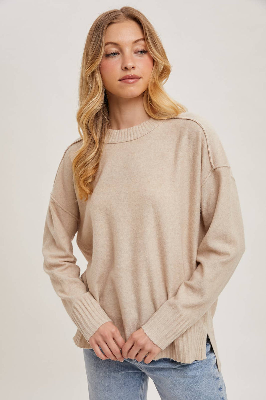 Bluivy - Beige CREWNECK KNIT SWEATER