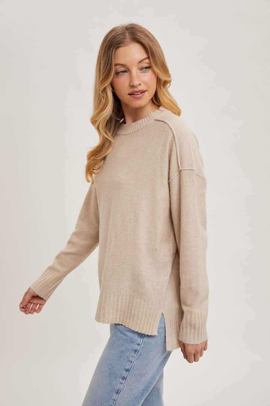 Bluivy - Beige CREWNECK KNIT SWEATER