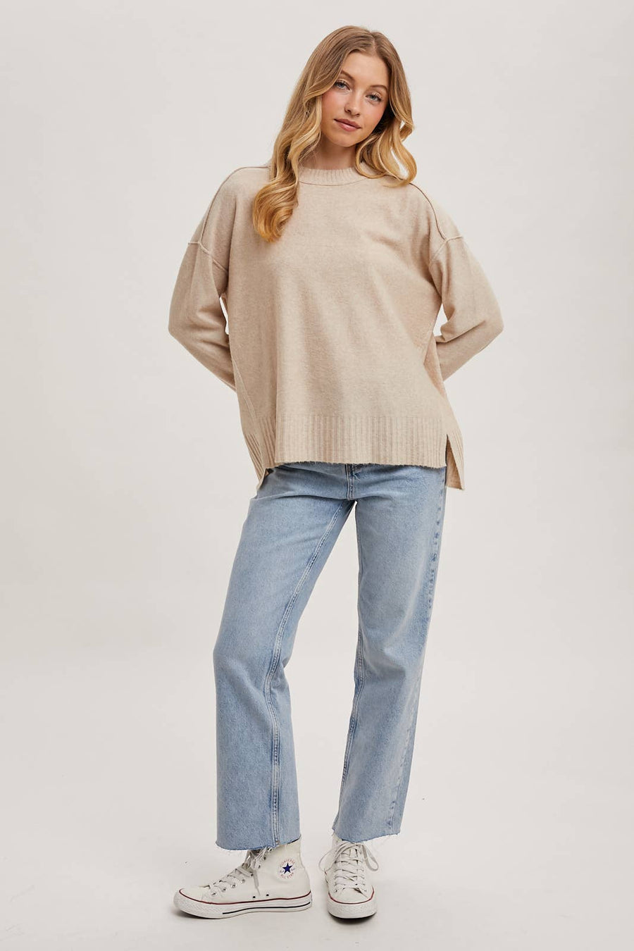 Bluivy - Beige CREWNECK KNIT SWEATER