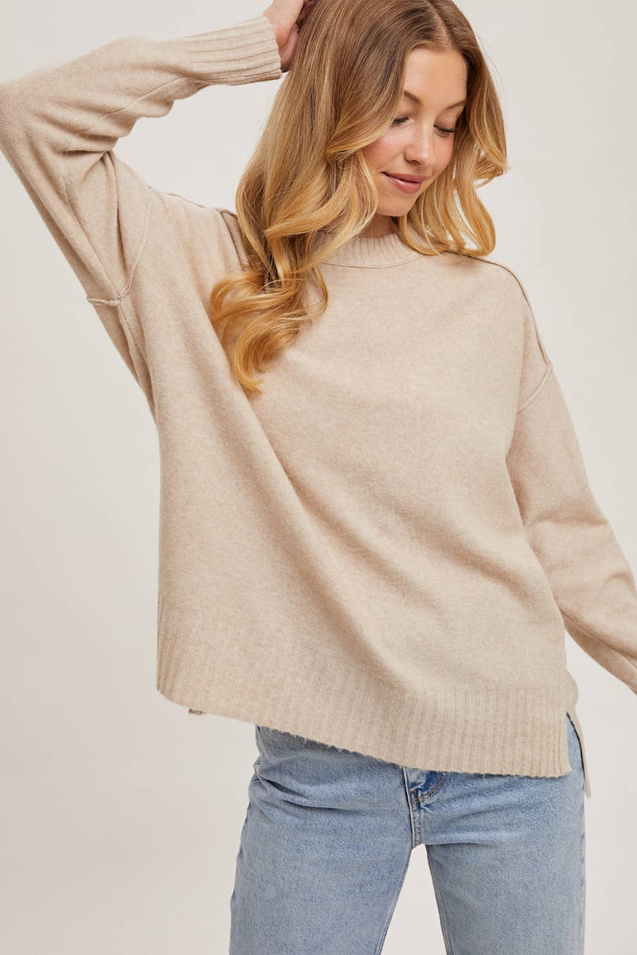 Bluivy - Beige CREWNECK KNIT SWEATER