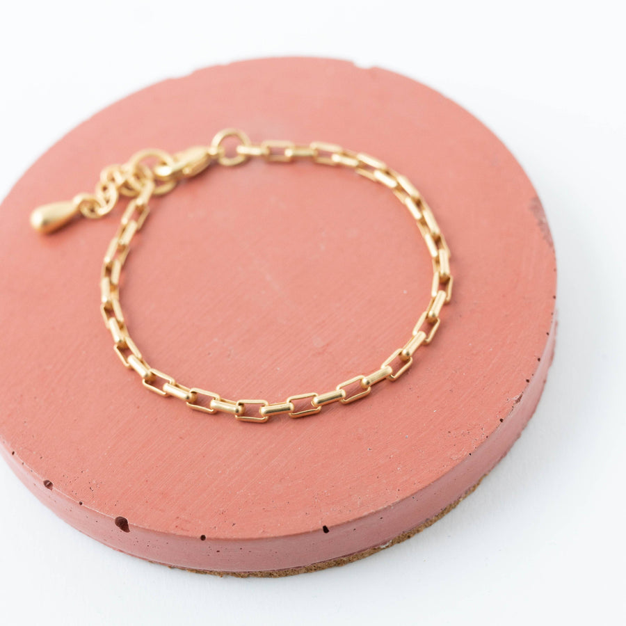 Nest Pretty Things -Paperclip Chain Bracelet/Matte Gold