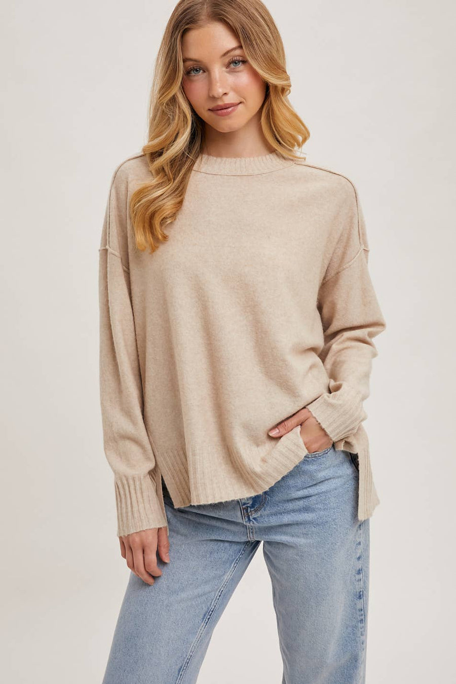 Bluivy - Beige CREWNECK KNIT SWEATER