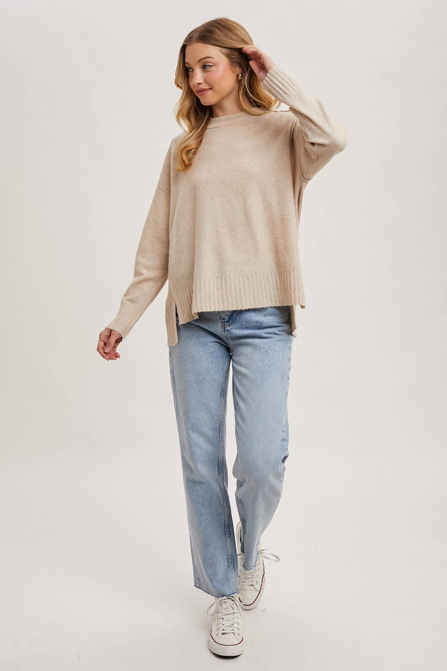 Bluivy - Beige CREWNECK KNIT SWEATER