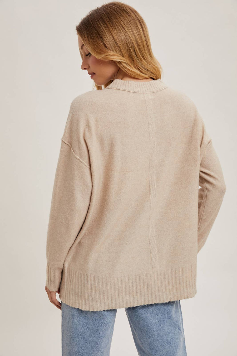 Bluivy - Beige CREWNECK KNIT SWEATER