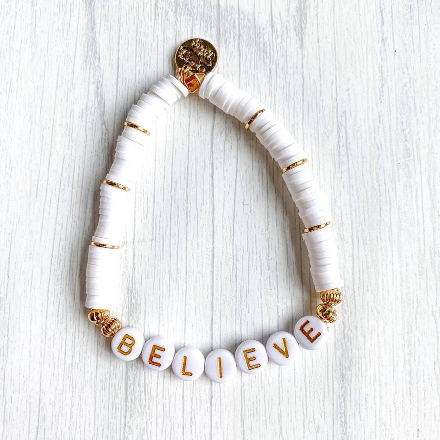 Savvy Bling - Believe White Word Christmas Vinyl Heishi Bracelet